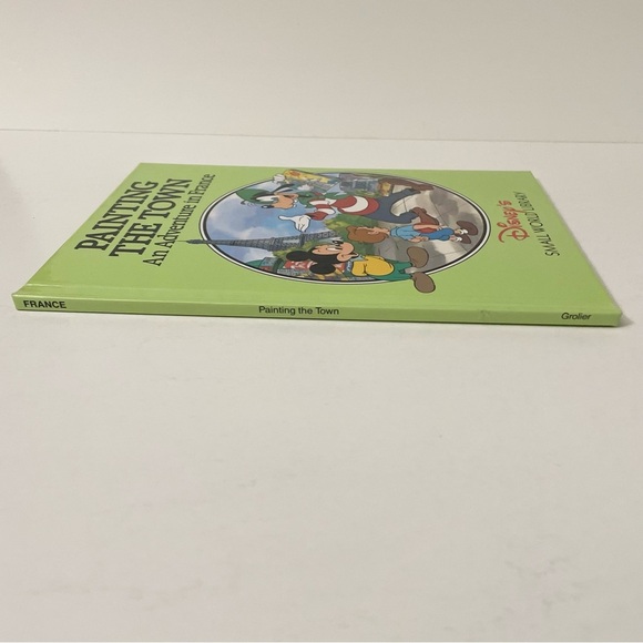 Disney's Small World Library Book Painting The Town An Adventure In France - Picture 5 of 15
